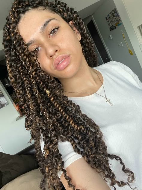 Bohemian Crochet Braids, Hair Extensions For Black Women, Extensions For Black Women, Passion Twist Crochet, Crochet Braids Hair, Bohemian Crochet, Faux Locs Hairstyles, Cute Box Braids Hairstyles, Twist Braid Hairstyles