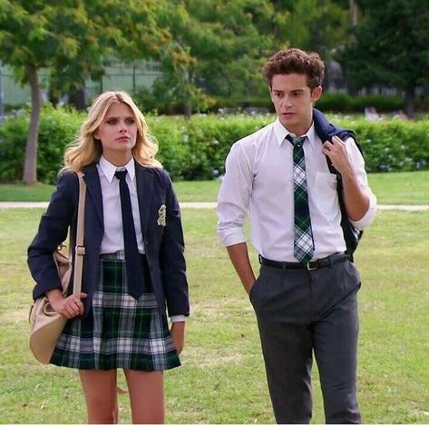 College Uniform Aesthetic, Look Pretty In School, Pretty In School, Private School Uniform Outfits, Look Attractive In School, American School Uniforms, Prep School Uniform, Private School Uniforms, American Uniform