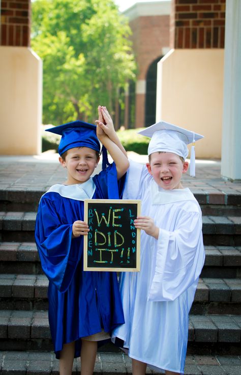 Cousins graduating Pre-K! I will recreate this picture for their high school graduation! Preschool Graduation Ceremony, Kindergarten Graduation Pictures, Vpk Graduation, Kindergarten Graduation Ideas, Kindergarden Graduation, Preschool Graduation Party, Kindergarten Graduation Party, Kindergarten Pictures, Pre K Graduation