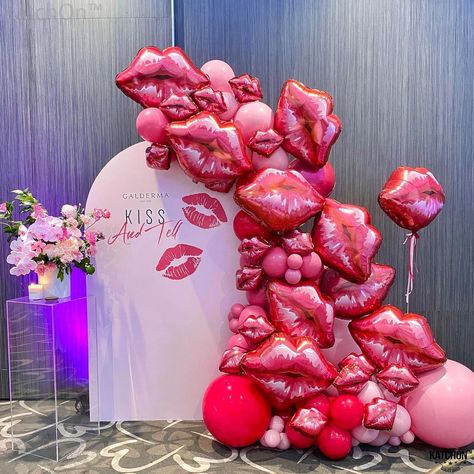 Set of 4 large 30-inch red lip balloons for decoration, perfect for Galentine's Day or Valentine's Day festivities. These kiss balloons are a great addition to your Galentine's Day decorations. Lipstick Theme Party Ideas, Kiss Balloons, Lip Balloons, Kiss Decorations, Kiss Birthday Party, Valentines Day Birthday Party, Valentines Balloons Decorations, Sweet 16 Party Themes, Betty Boop Birthday