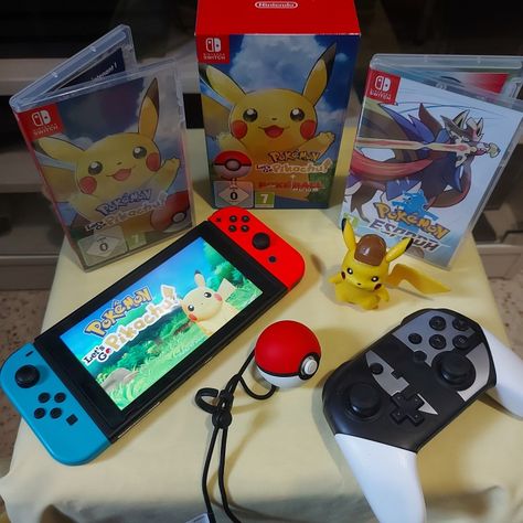 Collection games pokemon nintendo switch Pokemon Nintendo Switch, Pokemon Switch, Pokemon Showdown, Pokemon Nintendo, Nintendo Pokemon, Setup Ideas, Retro Games, Games Art, Pokemon Games