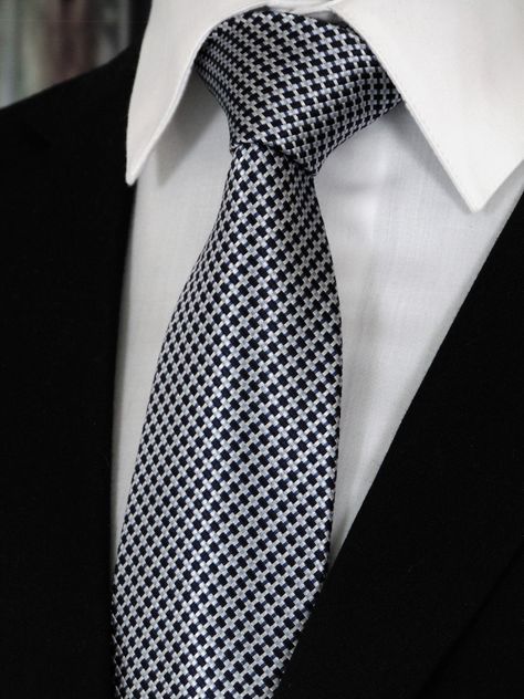 Mens Neckwear, Xmas Outfit, Make A Tie, Suit Man, Men Ties, Formal Tie, Gold Tie, Silver Tie, Black Neck