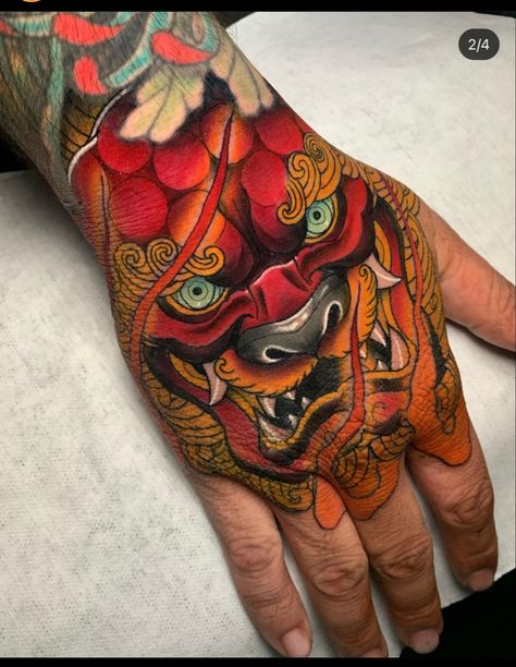 Hand tattoo by @lapv_tattoo2 Foo Dog Hand Tattoo Design, Dog Hand Tattoo Design, Foo Dog Hand Tattoo, Dog Hand Tattoo, Hannya Maske Tattoo, Hand Tattoos Ideas, Dragon Hand Tattoo, Hannya Maske, Neo Japanese