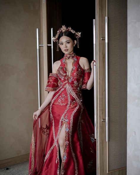 LOTA | Wedding & Evening Rent & Custom Gown Tangerang (@lota_id) • Instagram photos and videos China Wedding Dress Traditional, Cheongsam Gown, Phoenix Embroidery, Custom Gown, Tangerang, Cheongsam, Hair Pieces, Phoenix, Tray