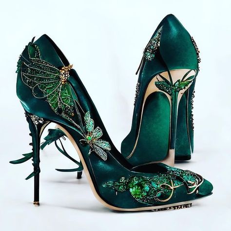 Black And Green Heels, Green Bridal Heels, Green Heels Aesthetic, Green Prom Shoes, Vine Heels, Emerald Heels, Dark Green Heels, Wicked Premiere, Emerald Green Heels