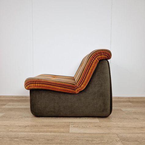 Mid-Century Modern Lounge Chair, 1960s, in Flawless conditions.  Designed 1960 to 1969 Danish Furniture Mid Century, Mcm Accent Chair, Mcm Armchair, 70s Lounge, Mid Century Industrial, Moroccan Lounge, Midcentury Furniture, Vintage Mid Century Furniture, Mid Century Modern Lounge Chairs