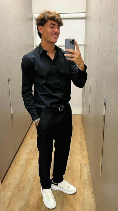 Mens All Black Prom Outfit, Guys Prom Outfit Casual, Guy Prom Outfits All Black, Mens High School Dance Outfits, Smart Black Outfit Men, Hoco Men Outfits Black, Hoco Outfit Ideas For Guys Semi Formal, Casual Gala Outfit Men, Semi Formal Homecoming For Guys