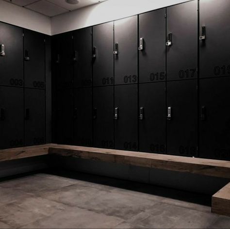 Industrial Gym Interior, Gym Locker Room Design, Gym Entrance Design, Industrial Locker Room, Locker Room Aesthetic, Gym Changing Room, Gym Locker Room, Commercial Gym Design, Industrial Lockers