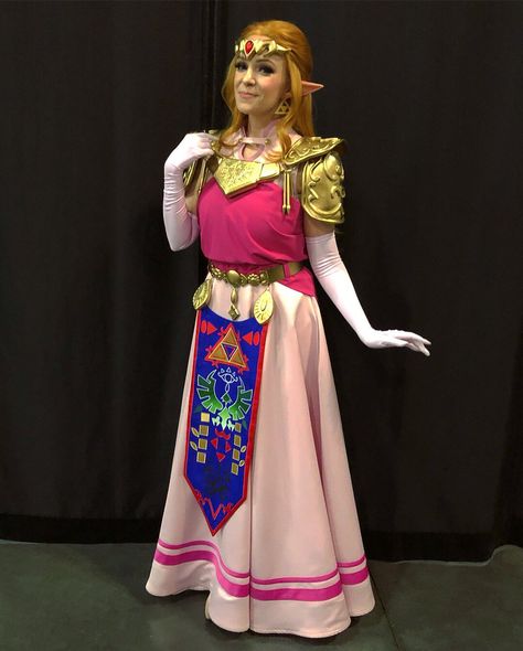 I competed at the Anime Los Angeles Masquerade on Saturday and won Best in Master Class Craftsmanship AND Best Character Representation in Performance! I was so surprised and thrilled! There was a lot of great competition this year and I was so humbled to have my work noticed.pic.twitter.com/s9iWYqqJvZ Zelda Armor, Princess Zelda Costume, Zelda Costume, Zelda Cosplay, Womens Costumes, Video Game Cosplay, Time Princess, Crown Tiara, Elf Makeup