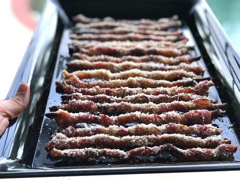 Bacon Sticks Bacon Straws, Easy Entertaining Food, Bacon Dressing, Food On Sticks, Bread Sticks, Bacon Appetizers, Appetizers For A Crowd, Party Appetizers Easy, Easy Party Food