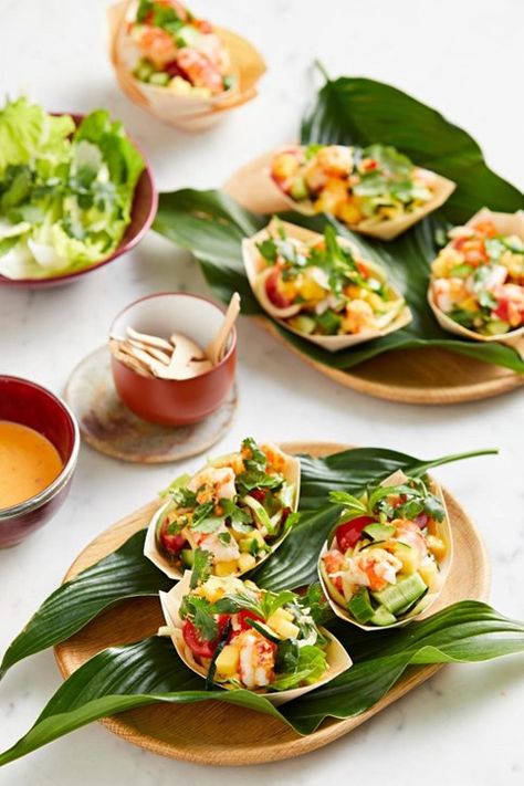 Prawns Appetizers, Salad Bites, Grazing Food, Chilli Prawns, Sushi Boat, Mango Recipes, Perfect Appetizers, Food Platters, Food Waste