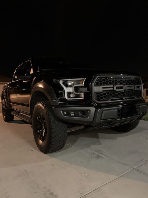 R18G2 BLACKOUT Black Pickup Truck Aesthetic, Blacked Out Truck, Black Truck Aesthetic, Black Pick Up Truck, Ford Raptor R, Ford Raptor Shelby, Black Ford F150, Shelby Truck, Black Ford Raptor