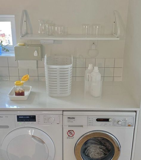 Korean Laundry Room Aesthetic, Laundry Room Korean, Korean Apartment Interior Kitchen, Korean Family Apartment, Korean Aesthetic Apartment, Douyin Apartment, Korean Aesthetic House, Korean Laundry Room, Korea Apartment Aesthetic