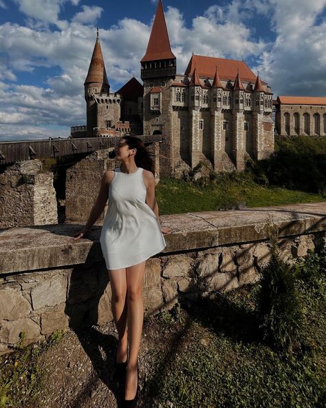 Castle Instagram Pictures, Castle Aesthetic Photoshoot, Castle Pictures Ideas, Europe Photoshoot Ideas, Solo Pose Reference, Fairytale Castle Aesthetic, Little Dress Outfit, Castle Photoshoot Ideas, Chateau Aesthetic