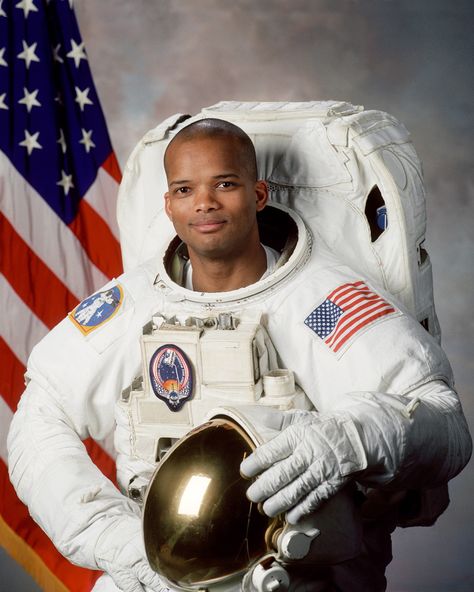 ROBERT L. CURBEAM, JR., (CAPTAIN, USN, RET.)  NASA ASTRONAUT (FORMER)    PERSONAL DATA: Born March 5, 1962, in Baltimore, Maryland. Two children. He enjoys weightlifting, backpacking and sports. Black Astronauts, African American Inventors, Black Knowledge, Nasa Astronauts, We Are The World, American Heroes, Black American, African American History, Black Culture