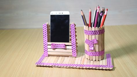 Homemade Pen stand and Mobile phone holder with ice cream sticks Phone Pencil, Perlengkapan Bayi Diy, Ice Cream Stick Craft, Diy Popsicle Stick Crafts, Ice Cream Sticks, Diy Popsicle, Popsicle Crafts, Pen Stand, Ice Cream Stick