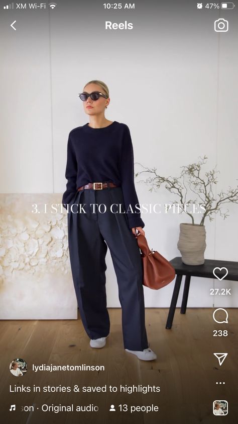 Navy Trousers Outfit Women, Blue Trousers Outfit, Pleated Pants Outfit, Tailored Pants Outfit, Trousers Women Casual, Slacks Outfit, Women Professional Attire, Street Style Outfits Casual, Trousers Outfit