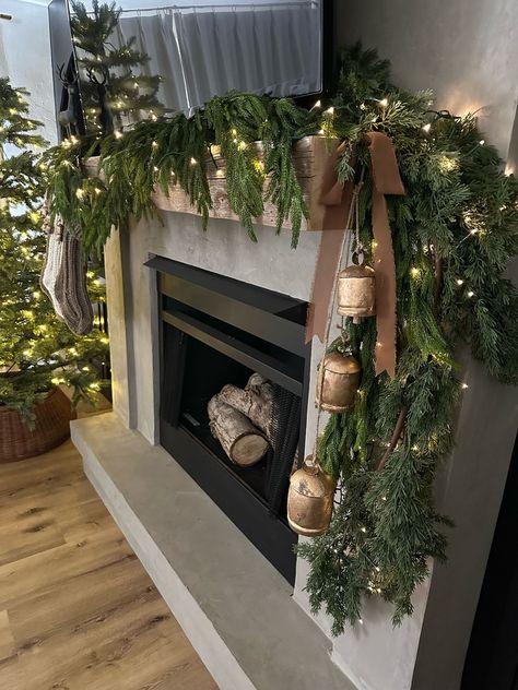 Raz Christmas Cluster Lights … curated on LTK Christmas Fireplace Garland, Christmas Fireplace Mantels, Fireplace Garland, Neutral Christmas Decor, Christmas Fireplace Decor, Christmas Mantle Decor, Cluster Lights, Pine Garland, Modern Christmas Decor