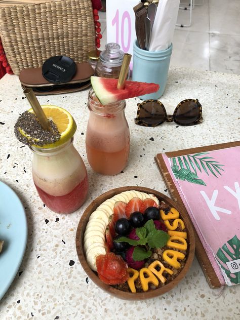 Kynd Cafe is the most instagrammable restaurant in Bali! It’s located in Seminyak. Be sure to arrive early to beat the crowds. Instagrammable Restaurant, Bali Restaurant, Bali Travel Guide, Beach Picture, Tropical Holiday, Good Smoothies, Smoothie Bowls, Food Is Fuel, Seminyak