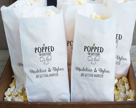 Small Engagement Party, Engagement Planning, Popcorn Buffet, Unique Engagement Party, Popcorn Wedding Favors, Backyard Engagement Parties, Gold Engagement Party, Engagement Party Diy, Engagement Party Themes