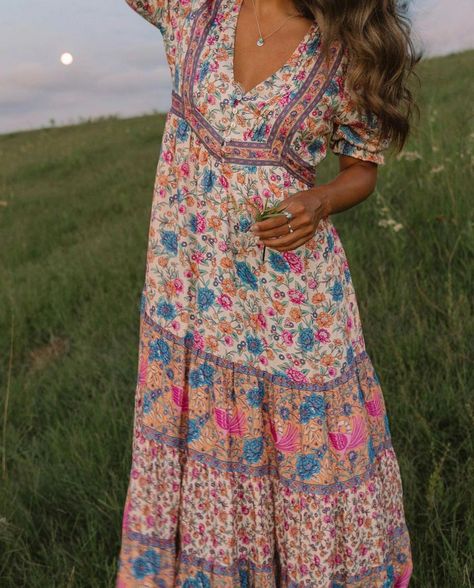 Moon Dancing, Spiritual Fashion, Arnhem Clothing, Moon Dance, Flowing Dresses, Fashion Boho, 70s Retro, Mindful Living, Boho Chic Fashion