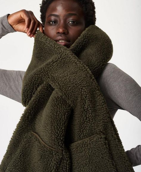 Sherpa Pocket Scarf - darkforestgreen | Women's Accessories | www.sweatybetty.com Pocket Scarf, Womens Gym, Pocket Scarves, Fleece Scarf, Out Of The Woods, Ear Warmer Headband, Gym Clothes Women, Project Runway, Dark Forest Green