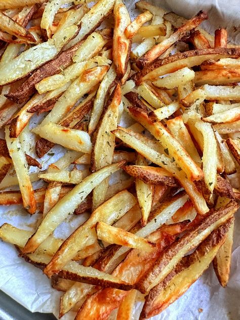 Crispy Oven-Baked French Fries (Whole30!) Oven Baked French Fries Homemade, Oven Fries Crispy, Homemade French Fries In Oven, Oven French Fries, French Fry Recipe Baked, Oven Baked French Fries, Baked French Fries, Crispy Oven Fries, Oven Fries