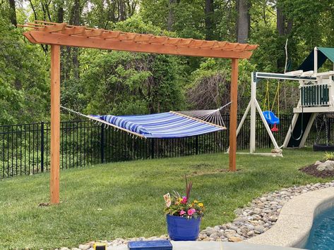 Diy For Sale, Poolside Decor, Outdoor Movie Screen, Backyard Hammock, Diy Hammock, Dream Patio, Building A Pergola, Backyard Movie, Summer Backyard