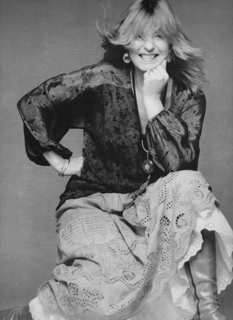 40 Vintage Portraits of Christine McVie From the 1980s ~ Vintage Everyday Christine Perfect, Christine Mcvie, Mick Fleetwood, Buckingham Nicks, Stevie Nicks Style, Stevie Nicks Fleetwood Mac, Greatest Rock Bands, Vintage Portraits, Fleetwood Mac