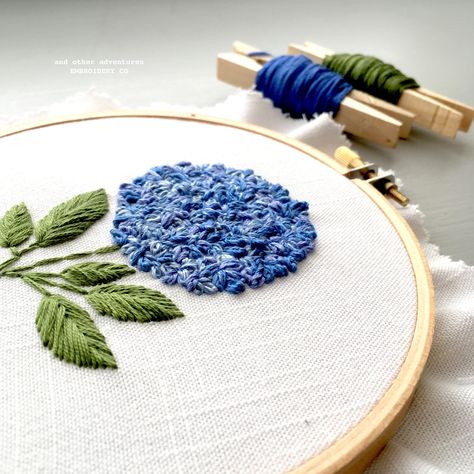 Blue Hydrangeas... They are one of my most favorite flowers. This listing is for 1 digital download of a PDF pattern and stitch guide that teaches you how to make your own Blue Hydrangea hoop art. Your purchase includes: a printable pattern the pattern’s stitching guide a material list a resource guide my favorite embroidery tips and tricks instructions for transferring your pattern instructions for finishing your hoop This pattern is sized for a 5-inch hoop. This is a DIGITAL download. You will Diy Hand Embroidery, Hand Embroidery Patterns Free, Beginner Embroidery Kit, Floral Embroidery Patterns, Dmc Embroidery Floss, Hand Embroidery Kit, Embroidery Stitches Tutorial, Hand Embroidery Flowers, Embroidery Flowers Pattern