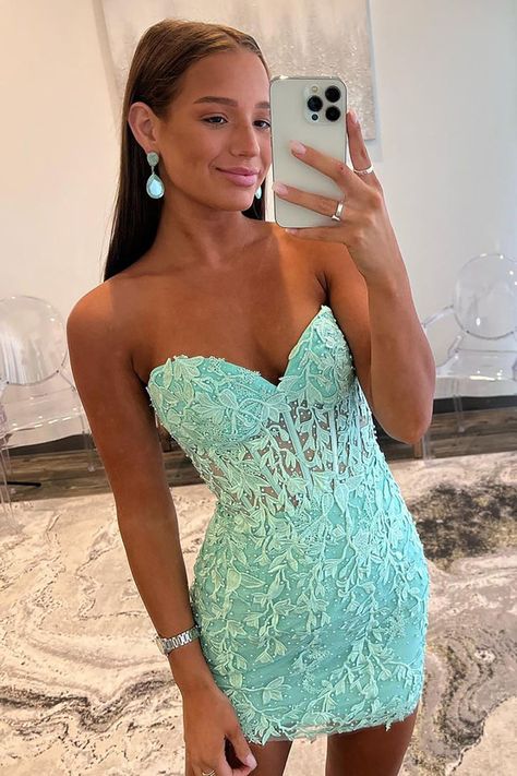 Style: H5705 Closure: Lace-Up Details: Sweetheart, Strapless, Appliqued, Sheer, Tulle, Sheath, Mini Fabric: Tulle Neckline: Sweetheart Silhouette: Sheath Strapless Short Prom Dress, High School Homecoming Dresses Short, Turquoise Hoco Dress, Homecoming Dress Ideas Short, Cute Prom Dresses Short, Corset Hoco Dress, Teal Homecoming Dresses, Short Dress Tight, Turquoise Outfit