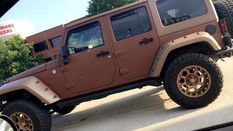 Brown Jeep Wrangler Jeep Wrangler Brown Interior, Brown Jeep Wrangler, Matte Jeep Wrangler, Brown Jeep, Car Manifestation, Jeep Wrangler Lights, Baddie Cars, Ranching Life, Morgan Cars