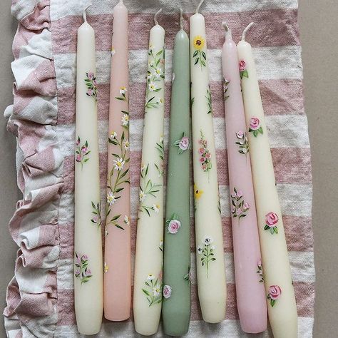 Orna Hand Painted Candles on Instagram: "Feels like everyone in the whole world gone to Chelsea apart from me? 🥲Next year, next year! Flowers and pics @alicewalkerstyling…" Painted Candle Designs, Floral Painted Candles, Painting Candles With Acrylic Paint, Decorate Candles Diy, Painting Candle Sticks, Candel Painting Aesthetic, Flowers On Candles, Painting Candles With Candles, Diy Candle Painting