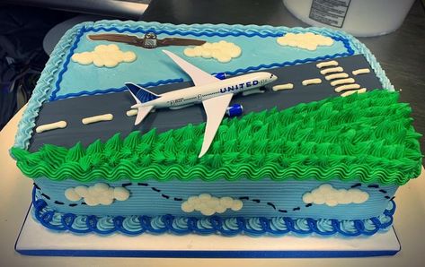 Airplane Bday Cake, Airplane Runway Cake, Airplane Sheet Cake, Airplane Birthday Cake Boys, Plane Cakes For Boys, Airplane Cake For Men, Pilot Theme Cake, Airplane Cakes For Boys, Pilot Birthday Cake