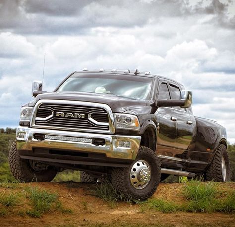 Lookin nice with those bigger tires #Dodge #Cummins #Ram #Dually #4thGen #CrewCab #Tires #Wheels #TowMirrors Ram Dually Lifted, Dodge Dually 3500, Dodge Ram 3500 Dually Cummins, Ram 3500 Dually Lifted, Welding Rig Trucks, Running Boards For Trucks, 4th Gen Cummins, Dully Trucks, Flatbed Truck Ideas