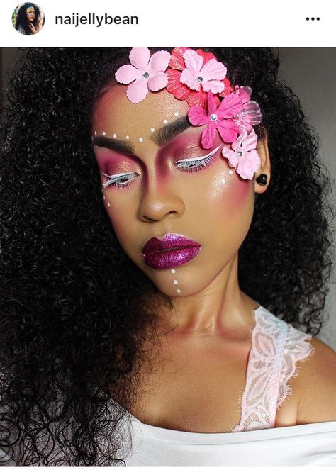 Pink makeup flowers on face pink lips white cat eye Flowers On Face, Makeup Curly Hair, Editorial Glam, Fairy Halloween Makeup, Sharp Liner, Lips White, Rose Gold Palette, Gem Makeup, Gore Makeup