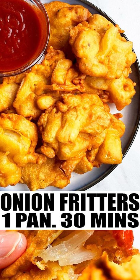 ONION FRITTERS RECIPE- Quick, easy, crispy fritters, homemade with simple ingredients in one pot in 30 minutes. These Indian onion pakora are full of garlic, onion, red chili and sesame seeds. From CakeWhiz. Onion Fritters Recipe, Onion Fritters, Fritters Recipe, Quick And Easy Appetizers, Best Appetizer Recipes, Easy Party Food, Side Dishes Recipes, Fritter Recipes, Best Side Dishes