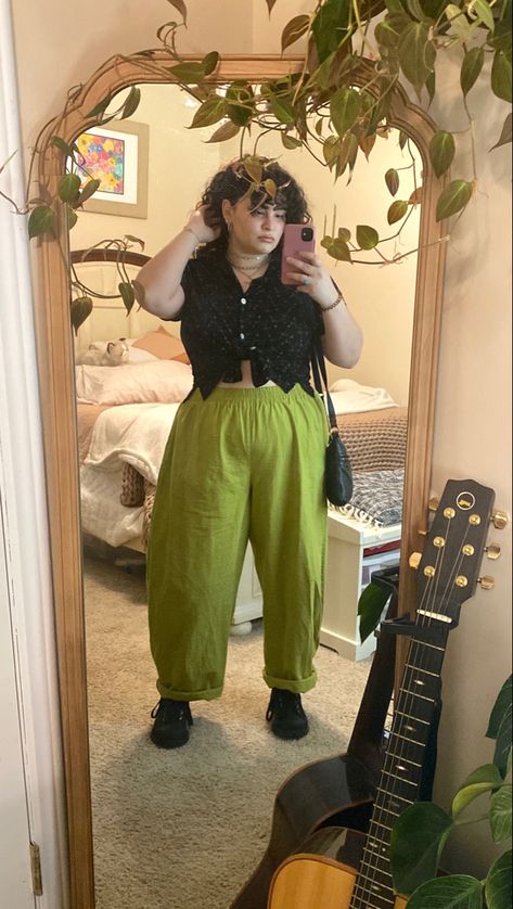 Midsize fashion Plus Size Green Outfits, Cottage Core Outfits Plus Size, Midsize Queer Fashion, Queer Fashion Plus Size, Plus Size Queer Fashion, Midsize Outfits Aesthetic, Midsize Aesthetic, Plus Size Hippie Fashion, Plus Size Aesthetic Outfits