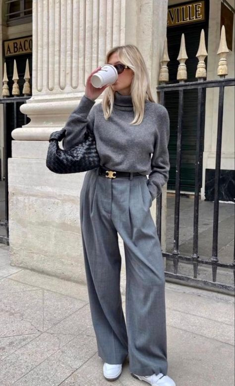 Grey Trousers Outfit Women, Grey Trousers Outfit, Pantalones Boyfriend, Grey Pants Outfit, Elegantes Outfit Damen, Trouser Outfit, Corporate Outfits, Populaire Outfits, Grey Outfit