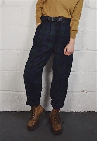 Plaid Trousers Women, Tartan Trousers, Women Trousers, Plaid Trousers, Winter Work, Checked Trousers, Wool Trousers, Work Outfits, Dark Academia