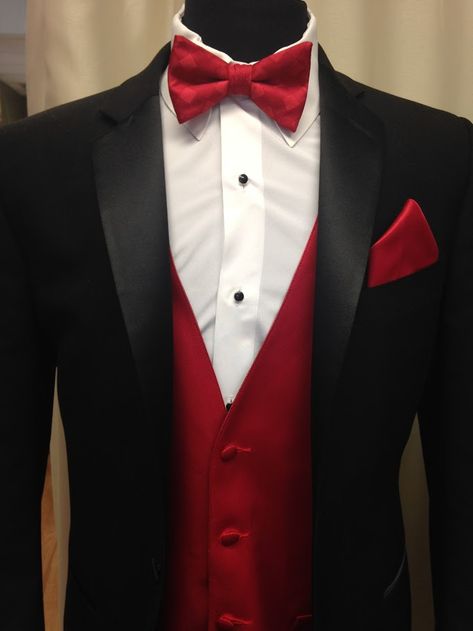 Chambelanes Outfits Quinceanera, Chambelan Outfits, Red Quince Theme, Chambelanes Outfits, Red Quinceanera Ideas, Quinceanera Red, Black Red Wedding, Quinceanera Themes Dresses, Red Tuxedo