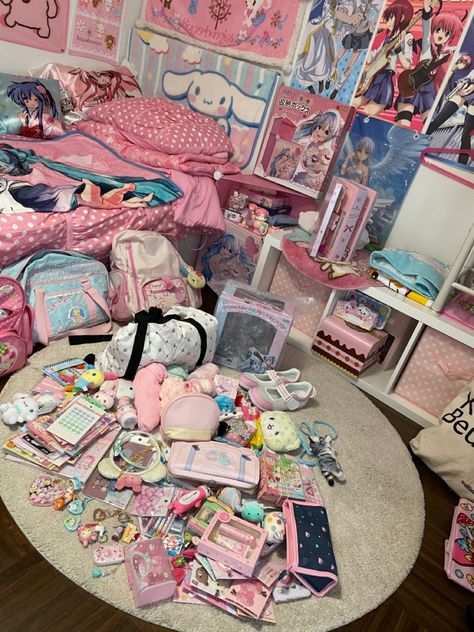 Kawaiicore Room Decor, Sanriocore Room, Jojifuku Room, Puroland Japan, My Melody Room, Kawaii Bed, Hello Kitty To Issho, Donuts Birthday, Japan Room