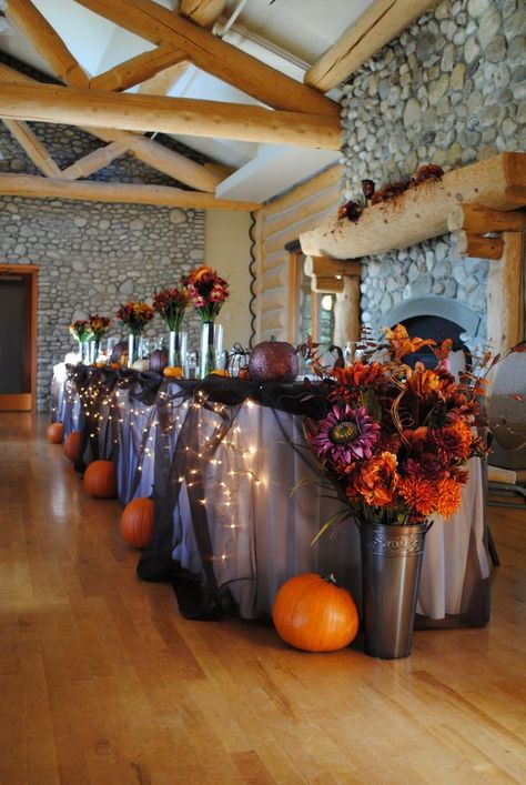 Pumpkin Themed Wedding, Halloween Wedding Reception, Halloween Wedding Decorations, Halloween Wedding Ideas, Soirée Halloween, Halloween Themed Wedding, Harry Potter Halloween, Goth Wedding, Dark Wedding