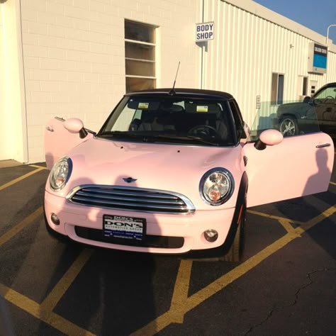 pink mini cooper. :) future car! :) fit for a princess. Pink Mini Cooper, Pink Mini Coopers, As Aesthetic, Pink Cars, Chip Foose, Mini Copper, Girly Car, Mini Coopers, Nissan 240sx