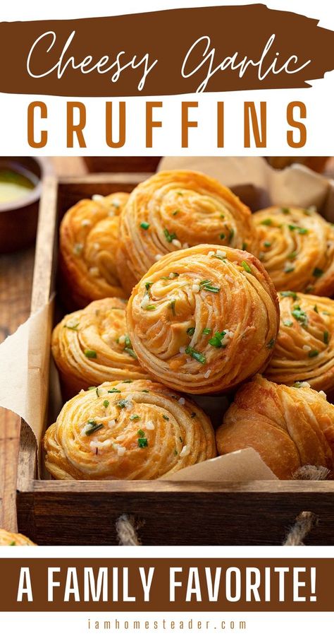 Close-up image of a basket filled with stacked Cheesy Garlic Cruffins garnished with chives. Easy Homemade Appetizers, Bread Rolls Easy, Crescent Roll Bread, Cruffin Recipe, Crescent Recipes, Muffin Tin Recipes, Crescent Roll Recipes, Dinner Bread, Crescent Roll