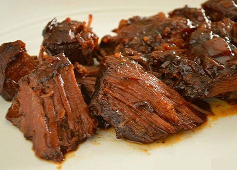 Bbq Chuck Roast, Crock Pot Barbecue, Chuck Roast Crock Pot Recipes, English Roast, Crock Pot Bbq, Pot Roast Crock Pot Recipes, Chuck Roast Recipes, Bbq Roast, Barbecue Sandwiches