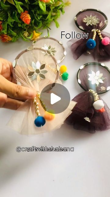 Bangle Decoration Ideas, Bangles Decoration Ideas, Waste Bangles Craft Ideas, Old Bangles Crafts Ideas, Bangles Craft, Bangles Diy, How To Make Decorations, Glass Bangles, Instagram Diy