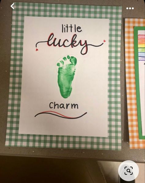 St Patrick's Day Crafts For Toddlers, Baby Footprint Crafts, Sant Patrick, Baby Art Crafts, Shamrock Art, March Art, Infant Art, Baby Footprint Art, Saint Patricks Day Art