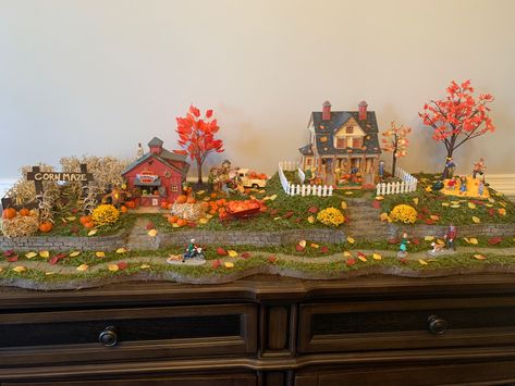 Lemax Halloween Village Display, Diy Fall Village Houses, Thanksgiving Village Display, Fall Village Display Ideas, Halloween Miniature Village, Diy Halloween Village Display, Disney Halloween Village Display, Fall Miniature Scenes, Fall Village Display