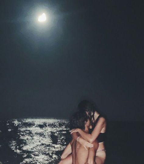 Beach At Night, Night Swimming, Beach Night, My Kind Of Love, The Love Club, Foto Poses, Cute Couples Photos, Relationship Goals Pictures, The Perfect Guy